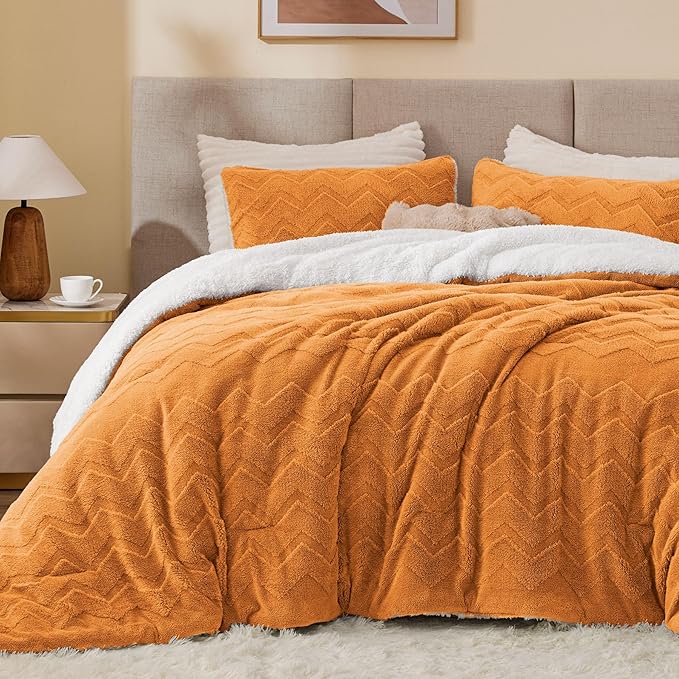 BEDELITE Fluffy Queen Comforter Set - Super Soft Sherpa Burnt Orange Comforter for Queen Size Bed, Luxury Warm Bedding Set for Winter, Fuzzy Bed Set 3 Pieces (1 Comforter, 2 Pillowcases)