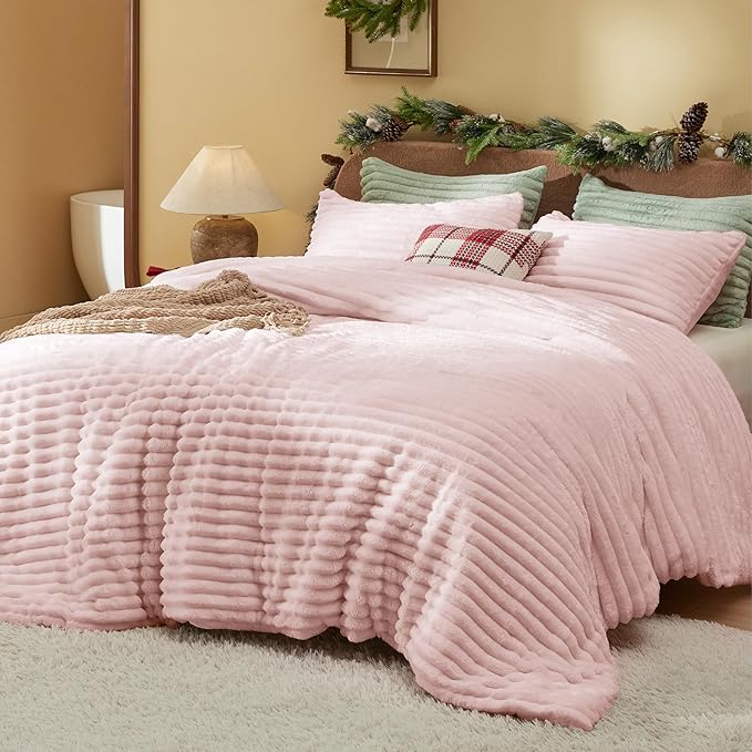 Bedsure King Size Comforter Set - GentleSoft™ 3 Pieces Fluffy Double-Side Fleece Comforter Set, Cozy Striped Room Decor Aesthetic, Luxury Pink King Bedding with 2 Pillowcases, 104x90 Inches
