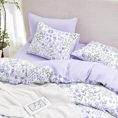 Wake In Cloud - Floral Comforter Set, Farmhouse Cottagecore Style with Romantic Garden Wildflowers and Leaves Pattern, Soft Lightweight Bedding, 3 Pieces, Purple White, Full Size