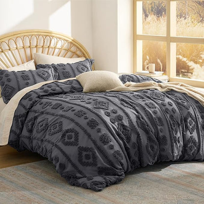Bedsure Boho Tufted Grey Comforter Set Queen Size, GentleSoft™ 3 Pieces Boho Farmhouse Decor Bedding, Exquisite Shabby Chic Bedding for All Seasons, 1 Bed Comforter, 2 Pillow Shams, 90x90 Inches