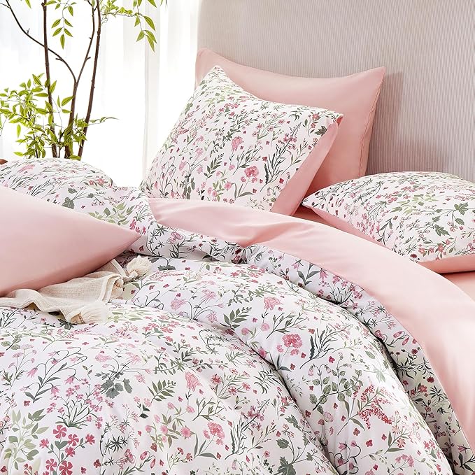 Wake In Cloud - Floral Comforter Set, Shabby Chic Cottage Garden Botanical Flower Style with Elegant Wildflower Pattern, Soft Lightweight Bedding, 3 Pieces, Pink White, Full Size
