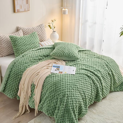 Simple&Opulence Fluffy Faux Fur Comforter Set, Plush Fuzzy Minky Bedding Set, 3 Pieces Warm Soft Comforter Bedding Set for Winter - 1 Shaggy Comforter with 2 Pillow Shams(Queen, Grid - Green)