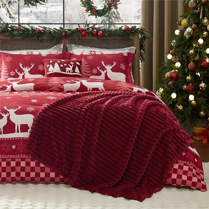 Bedsure Christmas Queen Comforter Set - 5 Pieces Christmas Queen Bedding Set, Bed in a Bag with 1 Soft Snowflake and Elk Reversible Comforter, 2 Pillow Shams, 1 Throw Blanket and 1 Decorative