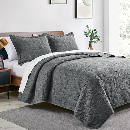 Love's cabin Quilts for Queen Bed Dark Grey Bedspreads Bedding Set - Lightweight Bedspread Comforter - Coin Pattern Bedding Coverlet for All Season - 3 Pieces (1 Quilt, 2 Pillow Shams)
