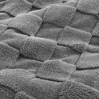 Litanika Fluffy Full Size Comforter Set Light Grey，3 Pieces Warm Sherpa Fleece Winter Bedding Set, Jacquard Checkered Plush Fuzzy Bed Set(1 Comforter, 2 Pillowcases)