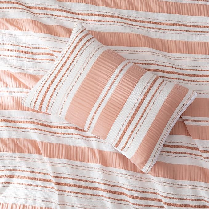 Amazon Basics Comforter Set, 2-Piece Jacquard Microfiber Comforter and Pillow Sham, All-Season Bedding, Twin, Pink Striped