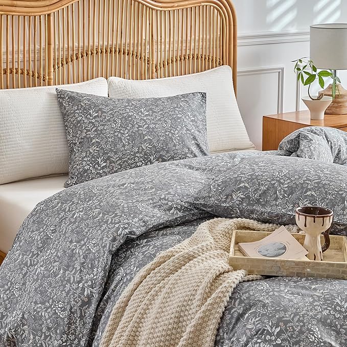 104x90 Floral Comforter Set with 2x20x36 Pillowcases Cozy Warm Bedding Set for Room Decor Bohemian Grey Breathable Quilted Comforter Set for Family, King Size