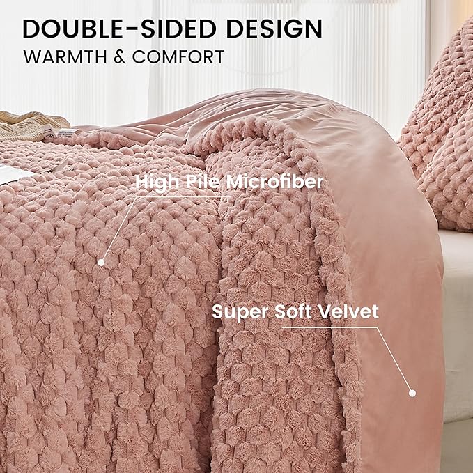 Simple&Opulence Fluffy Faux Fur Comforter Set, Plush Fuzzy Minky Bedding Set, 3 Pieces Warm Soft Comforter Bedding Set for Winter - 1 Shaggy Comforter with 2 Pillow Shams(King, Grid - Pink)