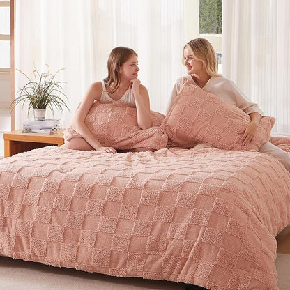 Joiedomi Tufted Full Size Comforter Set, 3 Pieces Coral Pink Boho Full Bedding Set with 1 Plaid Geometric Comforter and 2 Pillow Shams, Checkered Bed in a Bag for All Seasons
