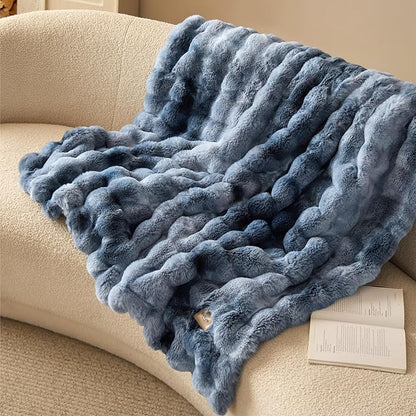 Bedsure GentleSoft Fluffy Fuzzy Twin Blanket, Soft Cozy Fleece Faux Fur Blanket, Pink Decorations Minky Velvet Couch Cover, Thick Warm Plush Women Men Birthday Gifts, 870GSM, Tie-dye Blue