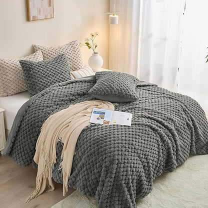 Simple&Opulence Fluffy Faux Fur Comforter Set, Plush Fuzzy Minky Bedding Set, 3 Pieces Warm Soft Comforter Bedding Set for Winter - 1 Shaggy Comforter with 2 Pillow Shams(King, Grid - Dark Grey)