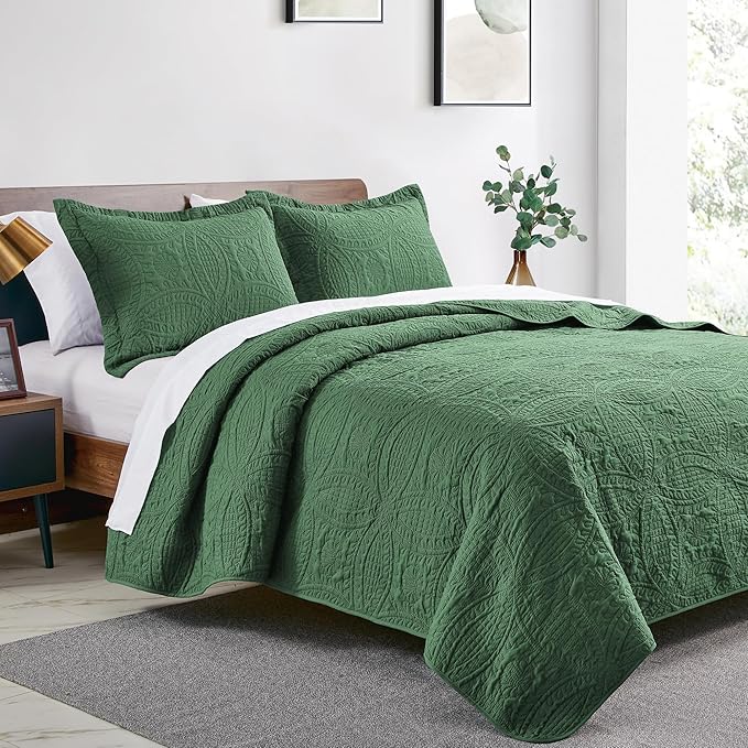 Love's cabin California King Size Quilt Set Olive Green Bedspreads - Soft Summer Lightweight Bedspread Comforter - Modern Coin Pattern Coverlet for All Season - 3 Pieces (1 Quilt, 2 Pillow Shams)