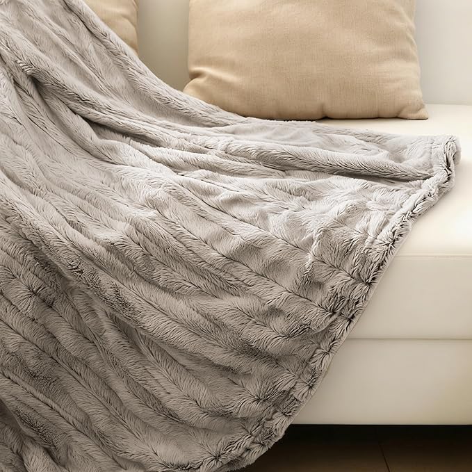 Electric Heated Blanket Throw Size 50"x60", Fast Heating Throw, Plush Faux Fur for Sofa & Office,4 Heating Levels & 10 Hours Auto Off, Machine Washable, Gifts for Family-Light Brown