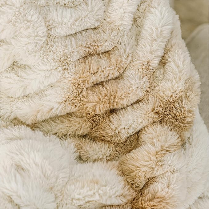 Minky Designs Crème Brulee Minky Blanket – Ultra Soft Faux Fur Throw Blanket for Couch, Bed & Home – Fluffy, Warm & Luxurious – Chic Collection (Medium, 50x60)