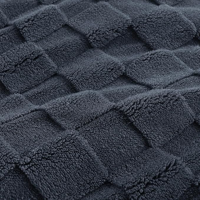 Litanika Fluffy Twin Size Comforter Set Navy, 3 Pieces Warm Sherpa Fleece Winter Bedding Set, Jacquard Checkered Plush Fuzzy Bed Set(1 Comforter, 2 Pillowcases)