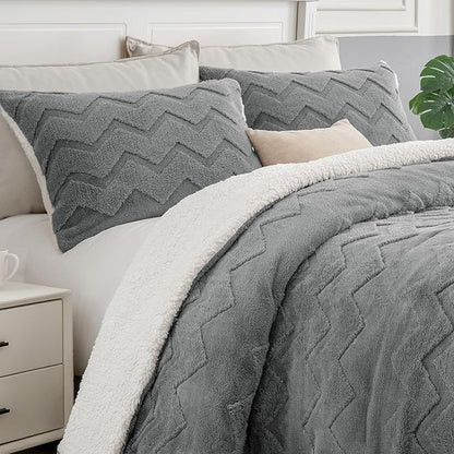 BEDELITE Fluffy California King Size Comforter Set - Super Soft Sherpa Grey Comforter for Full Size Bed, Luxury Warm Bedding Set for Winter, Fuzzy Bed Set 3 Pieces (1 Comforter, 2 Pillowcases)