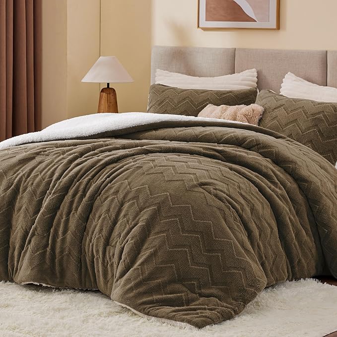 BEDELITE Fluffy Twin Comforter Set - Super Soft Sherpa Brown Comforter for Twin Size Bed, Luxury Warm Bedding Set for Winter, Fuzzy Bed Set 2 Piece (1 Comforter, 1 Pillowcase)