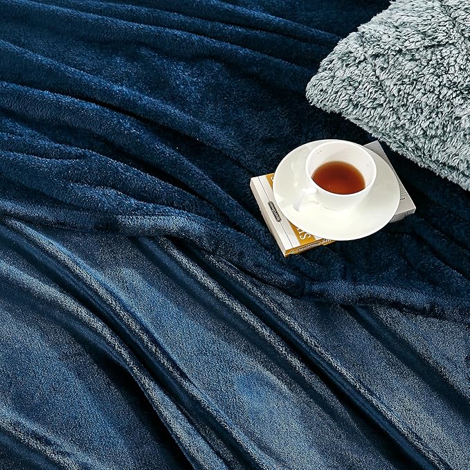 Hansleep Fleece Navy Blue Full Blanket, Super Soft Flannel Fuzzy Plush Cozy Blanket for All Seasons, Navy Blue, Full 84x90 Inches