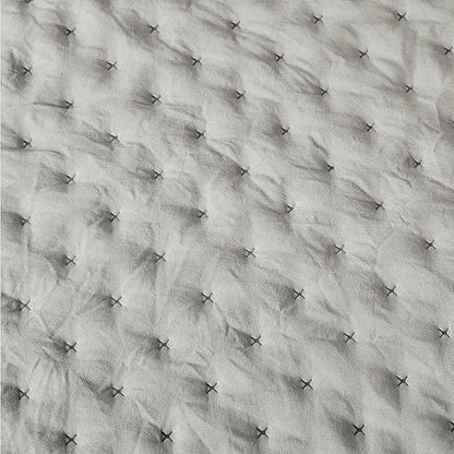 Amazon Basics Brushed Microfiber Quilt Set, Extra Soft with Natural Texture, 3-Piece, Queen/Full, Grey