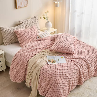 Simple&Opulence Fluffy Faux Fur Comforter Set, Plush Fuzzy Minky Bedding Set, 3 Pieces Warm Soft Comforter Bedding Set for Winter - 1 Shaggy Comforter with 2 Pillow Shams(King, Grid - Pink)