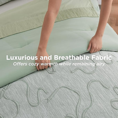 Bedsure Twin/Twin XL Comforter, GentleSoft™ 2 Pieces Bow Cute Bedding Green Room Decor Aesthetic, Twin/Twin XL Bedding Gifts for Her, 1 Bed Green Comforter, 1 Pillow Shams, 68x88 Inches