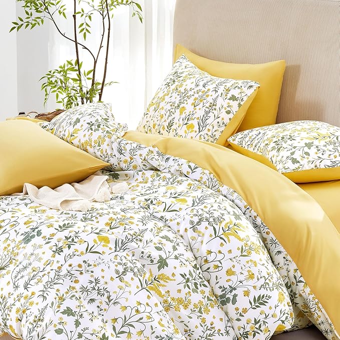 Wake In Cloud - Floral Comforter Set, Shabby Chic Cottage Garden Botanical Flower Style with Elegant Wildflower Pattern, Soft Lightweight Bedding, 3 Pieces, Yellow White, Queen Size