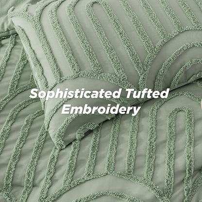 Bedsure Boho Tufted Green Comforter Set Queen Size, GentleSoft™ 3 Pieces Boho Farmhouse Decor Bedding, Arch Shabby Chic Bedding for All Seasons, 1 Bed Comforter, 2 Pillow Shams, 90x90 Inches