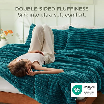 Bedsure Twin/Twin XL Comforter Set - GentleSoft™ 2 Pieces Fluffy Double-Side Fleece Comforter Set, Cozy Striped Room Decor Aesthetic, Luxury Teal Twin Bedding with 1 Pillowcase, 68x88 Inches