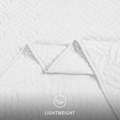 Love's cabin Quilts for Queen Bed White Bedspreads - Soft Bed Summer Lightweight Bedspread Comforter - Modern Style Wave Pattern Coverlet for All Season - 3 Pieces (1 Quilt, 2 Pillow Shams)
