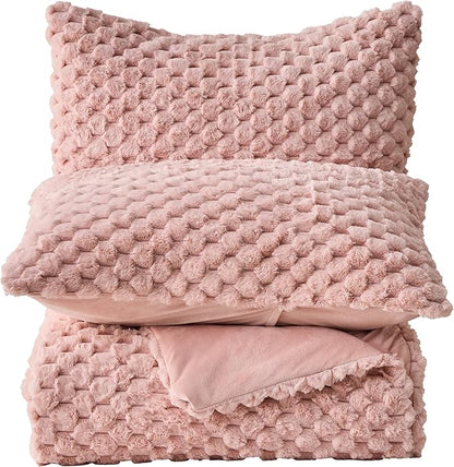Simple&Opulence Fluffy Faux Fur Comforter Set, Plush Fuzzy Minky Bedding Set, 3 Pieces Warm Soft Comforter Bedding Set for Winter - 1 Shaggy Comforter with 2 Pillow Shams(King, Grid - Pink)