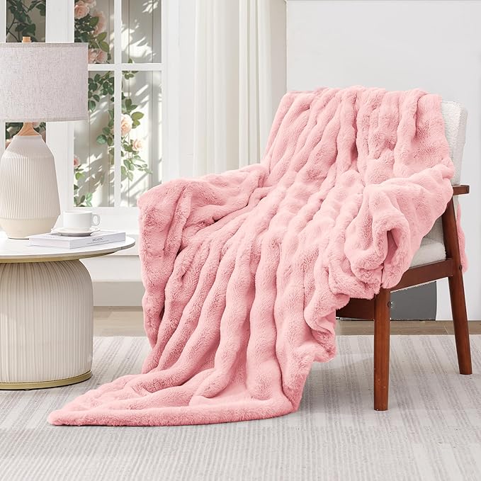 Touchat Luxury Faux Rabbit Fur Throw Blanket for Couch,Super Heavy Warm Cozy Blanket for Sofa Bedroom Living Room,Ultra Soft Fluffy Reversible Plush Blanket for Home Decor Gifts,Pink