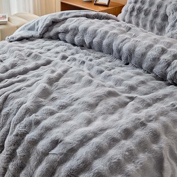 Full Faux Rabbit Fur Comforter Set - 3 Pieces Fluffy Bedding Set Ultra Soft Warm Shaggy Winter Flannel Bed Set, Luxury Skin Friendly Sherpa Comforter Set & 2 Pillow Shams for Thanksgiving Light Gray