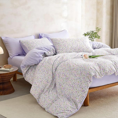 Wake In Cloud - Floral Comforter Set, Cute Vintage Flower Cottagecore Aesthetic for Women Teen Girls, Soft Lightweight Dorm Bedding, 3 Pieces, Lilac, Queen Size