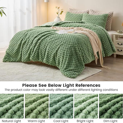 Simple&Opulence Fluffy Faux Fur Comforter Set, Plush Fuzzy Minky Bedding Set, 3 Pieces Warm Soft Comforter Bedding Set for Winter - 1 Shaggy Comforter with 2 Pillow Shams(Queen, Grid - Green)