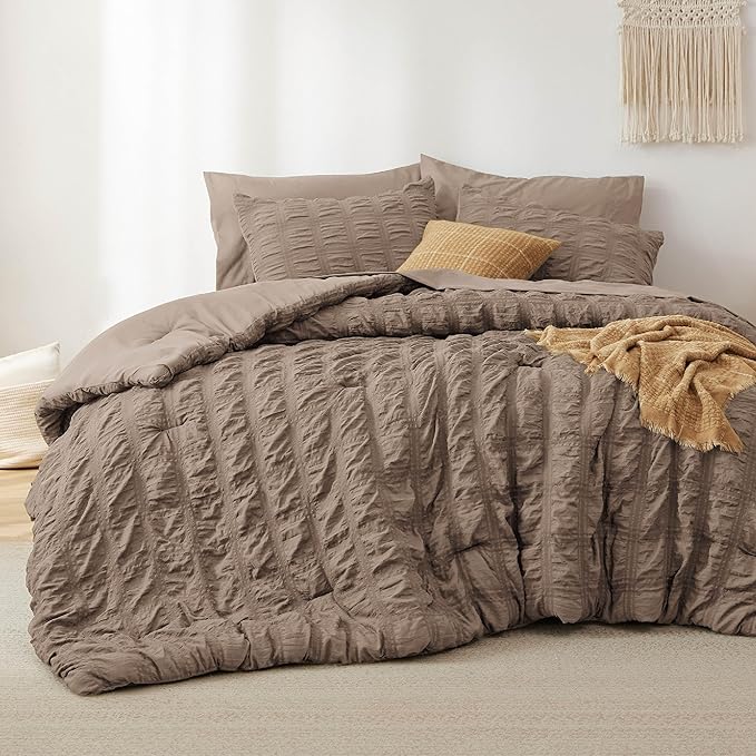 Bedsure Bed in a Bag King - 7 Pieces Plaid Seersucker Bedding Comforter Sets, Soft Lightweight Affogat Boho Bed Set with Comforters King Size, Sheets, Pillowcases & Shams