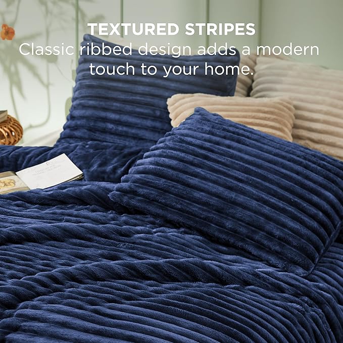Bedsure King Size Comforter Set - GentleSoft™ 3 Pieces Fluffy Double-Side Fleece Comforter Set, Cozy Striped Room Decor Aesthetic, Luxury Navy King Bedding with 2 Pillowcases, 104x90 Inches