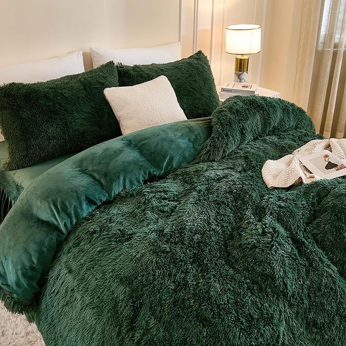 Andency Fluffy Emerald Green Comforter Set Queen Size, 3 Pieces Winter Faux Fur Warm Soft Fuzzy Plush Bedding Comforter Set (1 Velvet Comforter & 2 Pillowcases), Thick Heavy Puffy Comfy Bedding Set