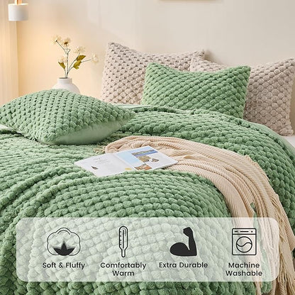 Simple&Opulence Fluffy Faux Fur Comforter Set, Plush Fuzzy Minky Bedding Set, 3 Pieces Warm Soft Comforter Bedding Set for Winter - 1 Shaggy Comforter with 2 Pillow Shams(Queen, Grid - Green)