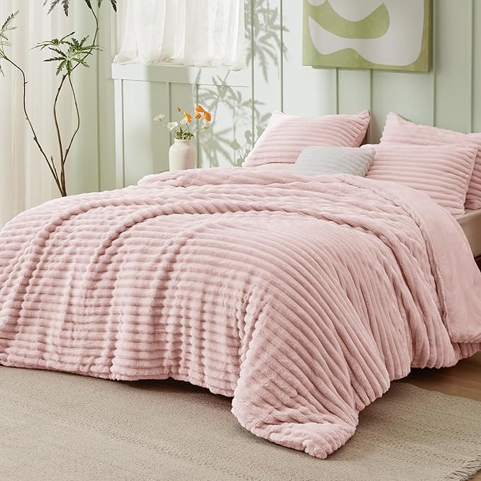 Bedsure King Size Comforter Set - GentleSoft™ 3 Pieces Fluffy Double-Side Fleece Comforter Set, Cozy Striped Room Decor Aesthetic, Luxury Pink King Bedding with 2 Pillowcases, 104x90 Inches