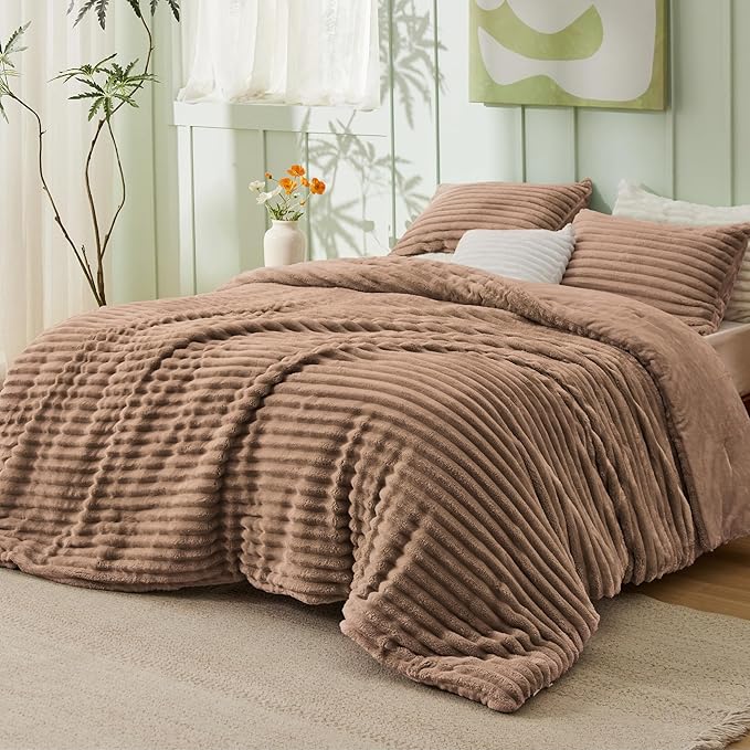 Bedsure King Size Comforter Set - GentleSoft™ 3 Pieces Fluffy Double-Side Fleece Comforter Set, Cozy Striped Room Decor Aesthetic, Luxury Taupe King Bedding with 2 Pillowcases, 104x90 Inches