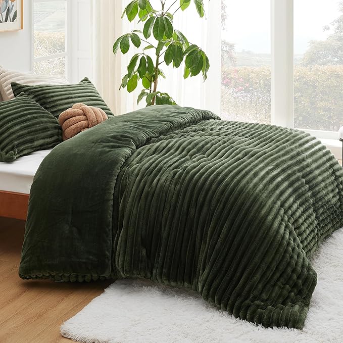 Bedsure Twin/Twin XL Comforter Set - GentleSoft™ 2 Pieces Fluffy Double-Side Fleece Comforter Set, Cozy Striped Room Decor Aesthetic, Luxury Olive Green Twin Bedding with 1 Pillowcase, 68x88 Inches