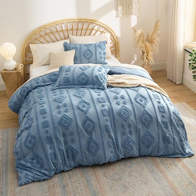 Bedsure Boho Tufted Blue Comforter Set Queen Size, GentleSoft™ 3 Pieces Boho Farmhouse Decor Bedding, Exquisite Shabby Chic Bedding for All Seasons, 1 Bed Comforter, 2 Pillow Shams, 90x90 Inches