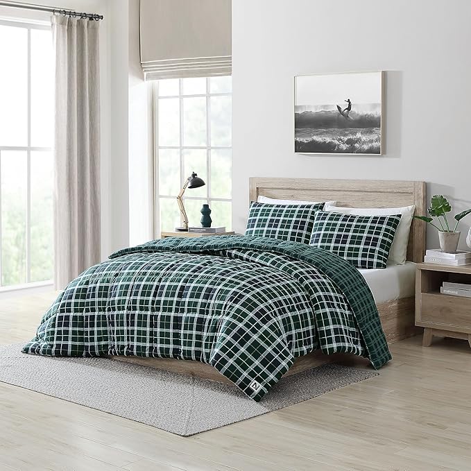 Nautica - King Comforter Set, Ultra Soft Bedding with a Woven Textured Feel, Medium Weight for Year Round Comfort, 3 Piece Bed Set with Matching Pillowcases (Northsail Plaid Navy)