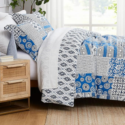 Southshore Fine Living, Inc. King Sized Comforter Set with 2 Pillow Shams, Reversible Bedding Sets - Global Patchwork Quilt - Alternative Down Comforter for Cal/King Mattress, Blue & White