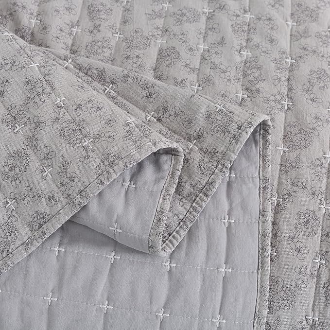 Soul & Lane Gray Whisper Cotton Quilt Set - Queen Size with 2 Shams, Geometric Quilted Comforter, Lightweight Modern Diamond Bedspread in Grey Tones, Diamond Stitched Bedding
