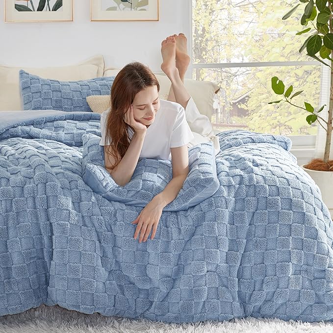 Bedsure Queen Fluffy Comforter Set, Ashley Blue Plush Fleece Bed Set, Checkered Farmhouse Boho Soft Warm Bedding for Winter, 3 Pieces, 1 Comforter (90"x90") and 2 Pillowcases (20"x26")