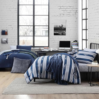 Nautica - Queen Bonus Bed Set, Reversible & Ultra-Soft Brushed Comforter with Lightweight Feel, 7 Piece Bedding with Matching Bed Sheets, Pillowcases, & Tote Bag (Captain's Blue/Green)
